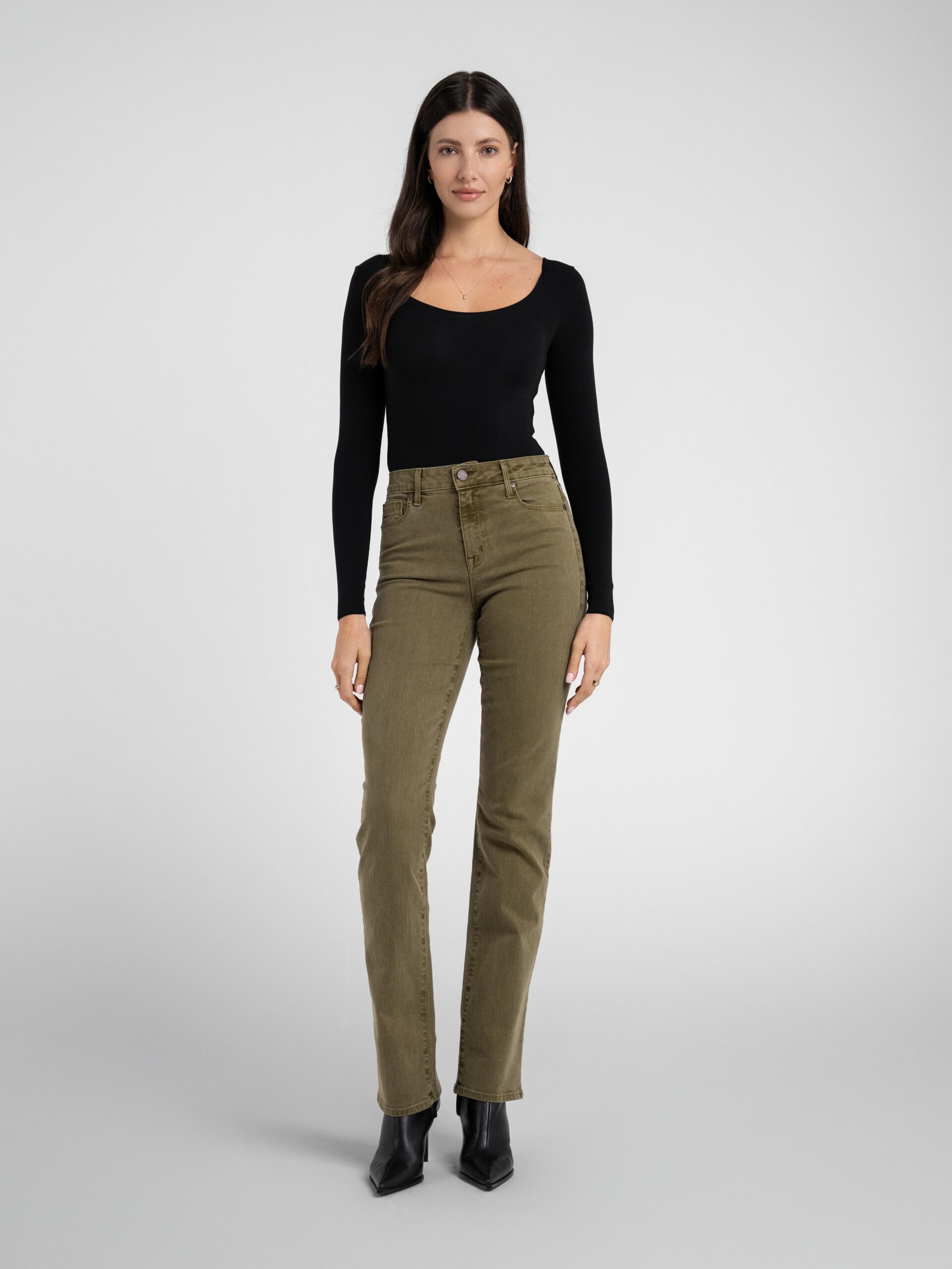 Bombshell Straight in Army