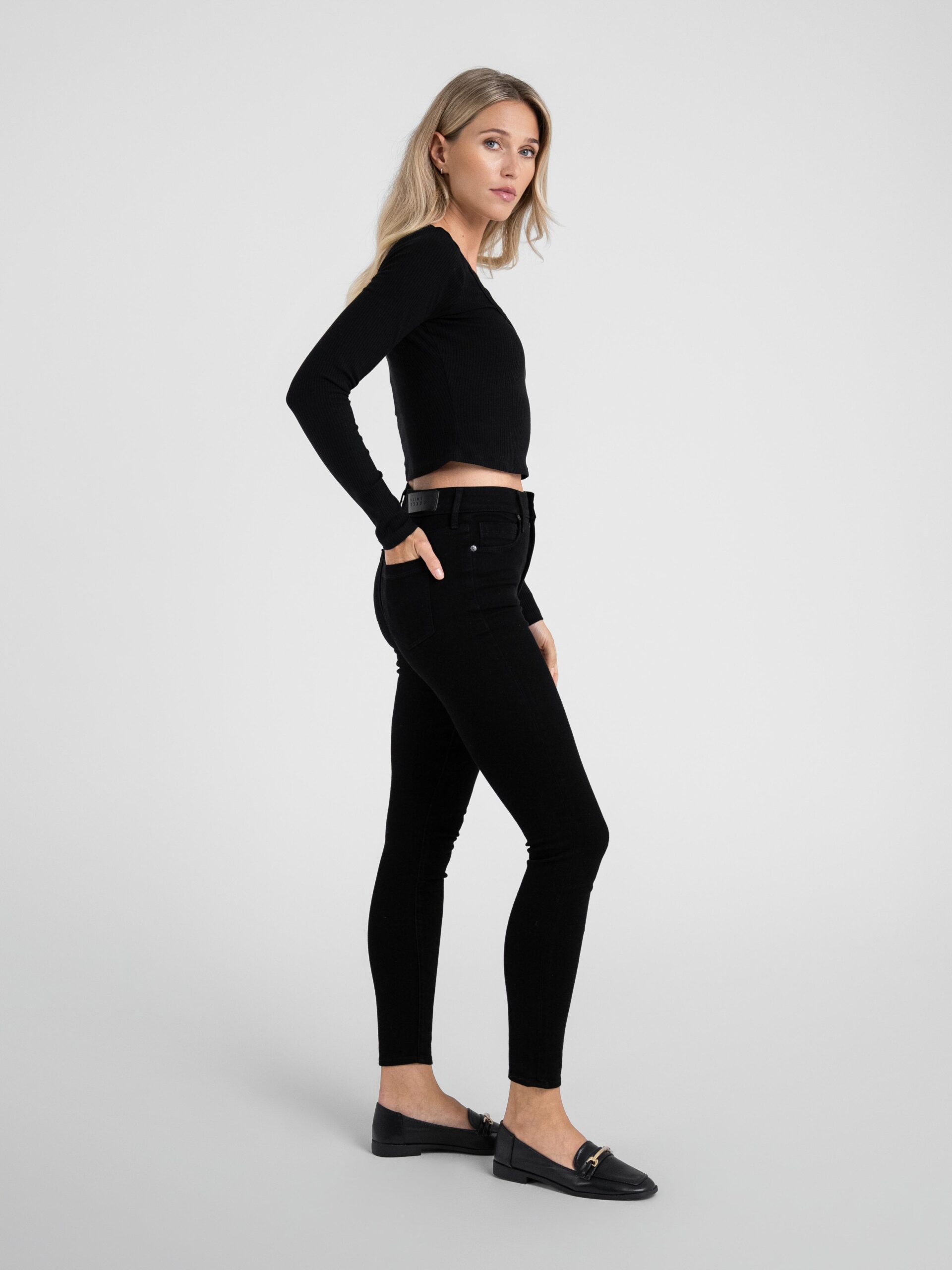 Bombshell Skinny in Noir