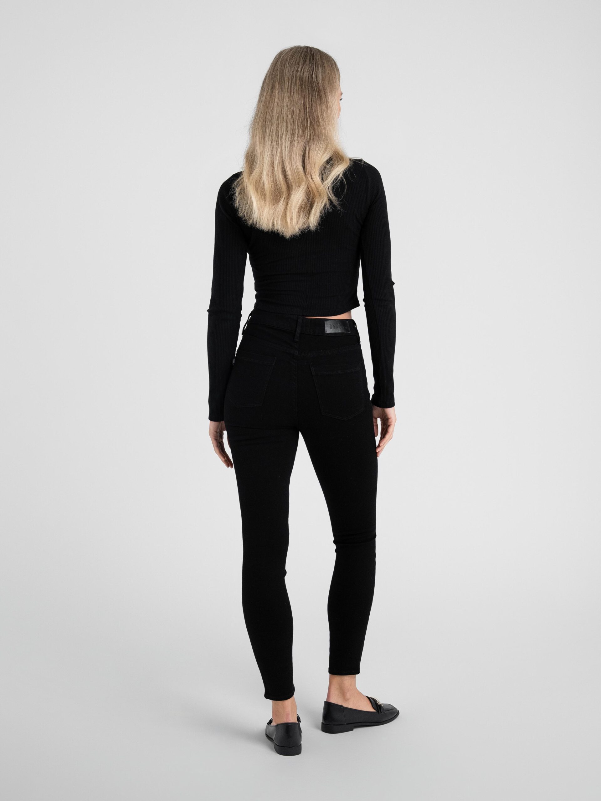 Bombshell Skinny in Noir