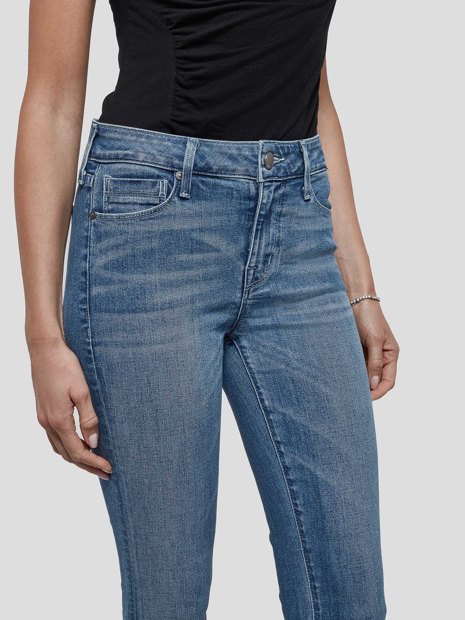 Bowery Skinny in Cove