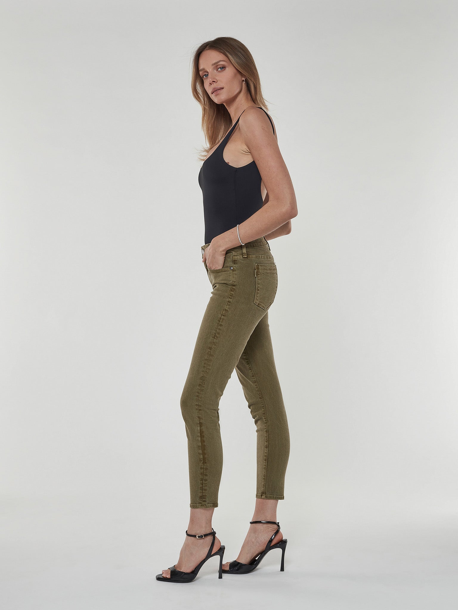 Bowery Crop Skinny in Army