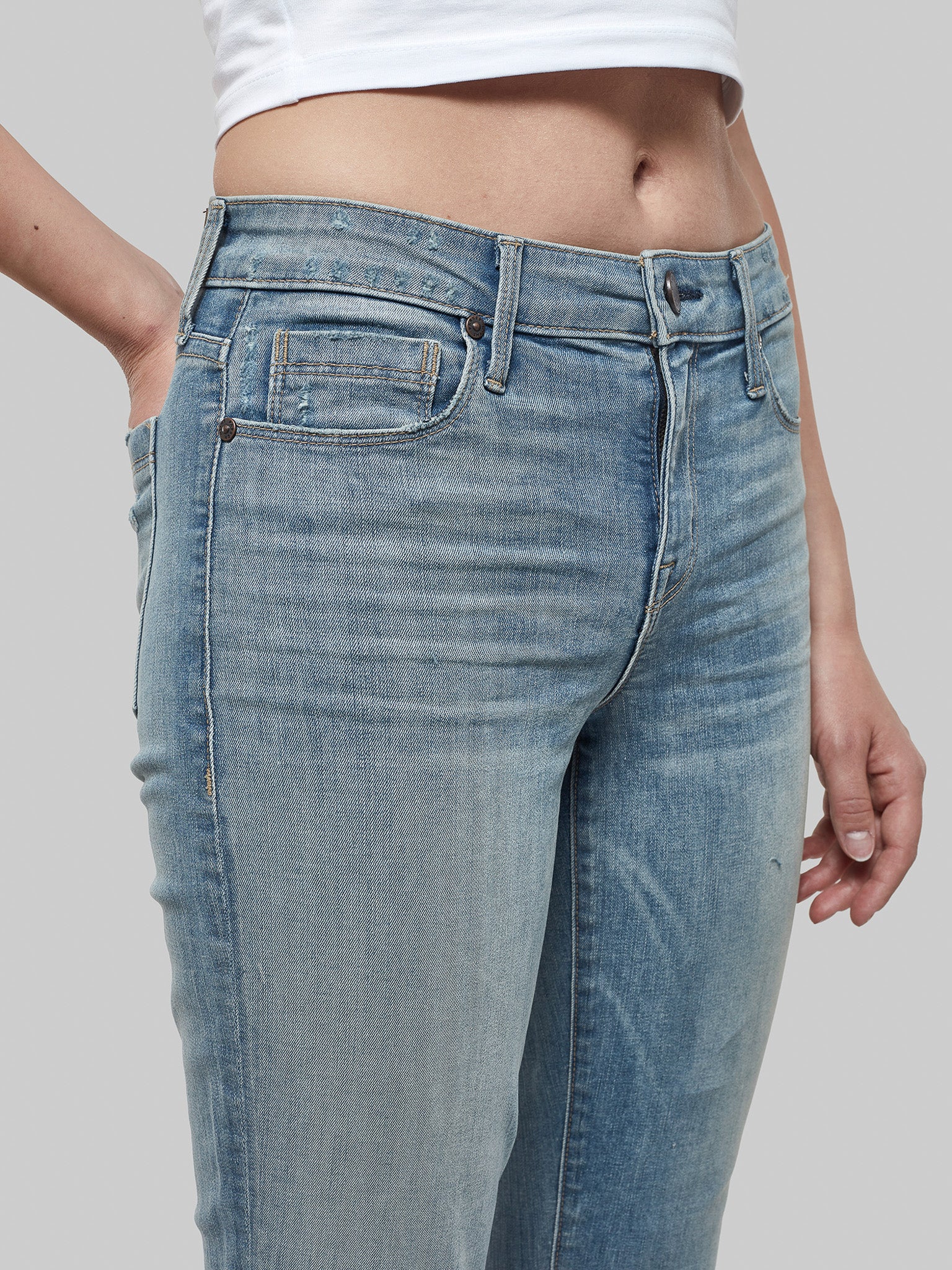 Byron Crop Straight w/Raw Hem in Surf Rider